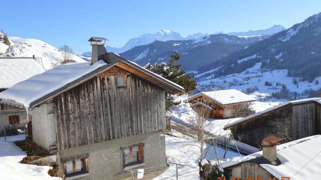 Le gîte avec la vue sur le Mont-Blanc
