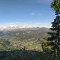 Randonnée au gâteau, vue sur le Mont-Blanc à Flumet